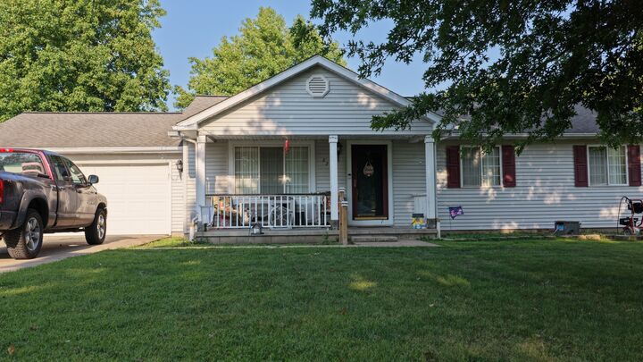 Property Photo:  2218 S Thompsonville Road  IL 62890 