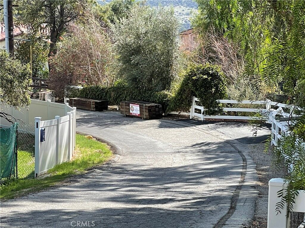 Property Photo: 6000 Lapworth Drive CA 91301