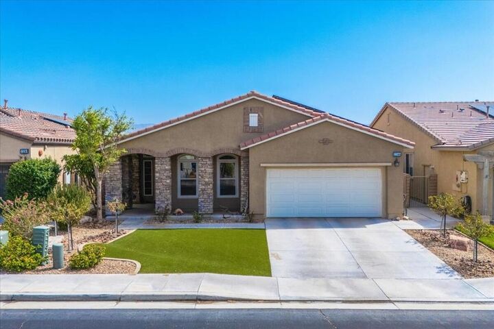 Property Photo: 2346 Savanna Way CA 92262