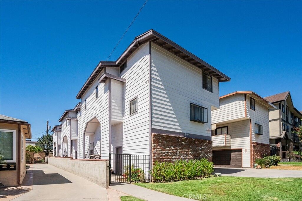 Property Photo: 1129 Linden Avenue 3 CA 91201