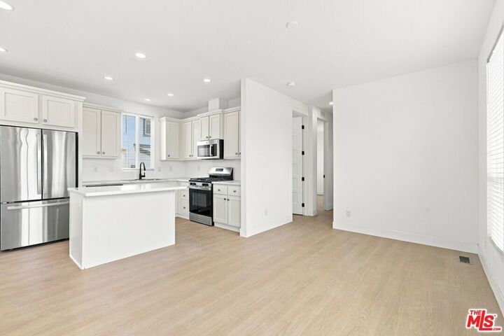 Property Photo: 12301 San Fernando Road 502 CA 91342