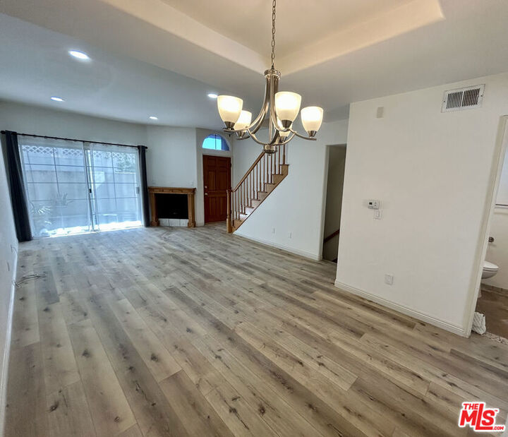 Property Photo:  5145 Yarmouth Avenue 25  CA 91316 