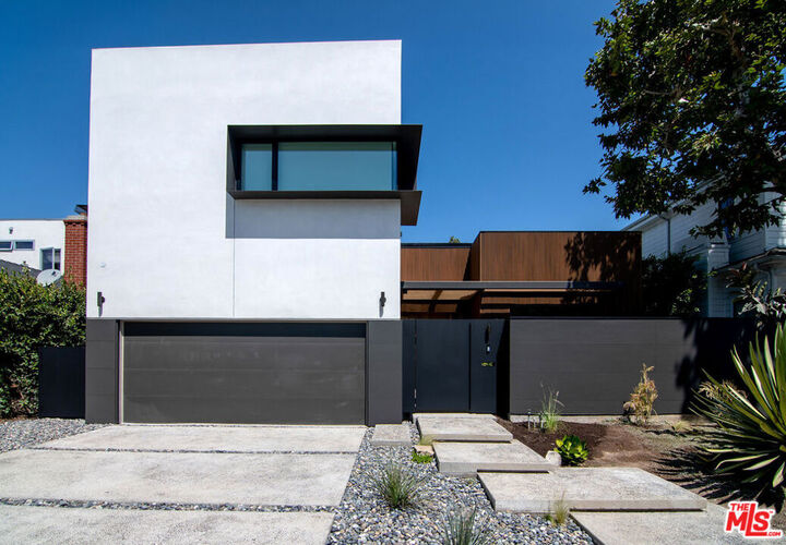 Property Photo:  10639 Cushdon Avenue  CA 90064 