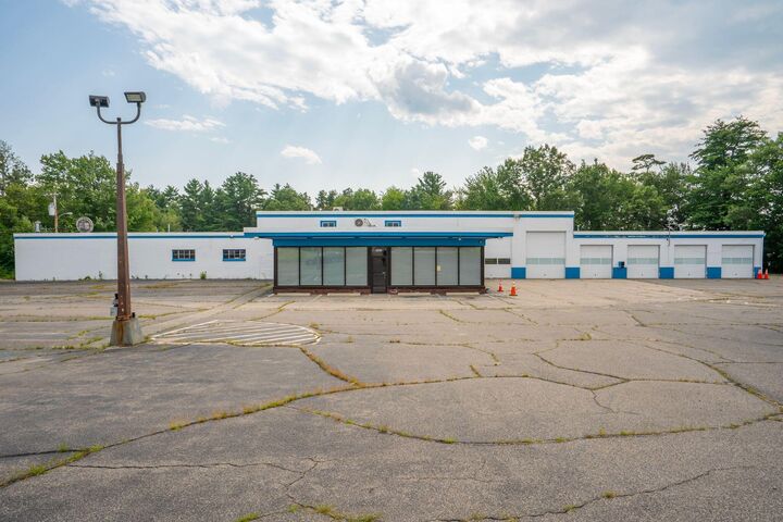 Property Photo:  1357 Main Street  ME 04073 
