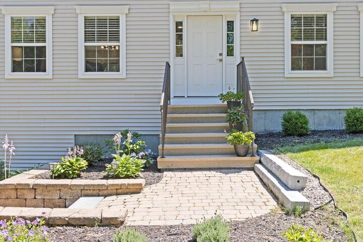 Property Photo:  4 Patagonia Drive  ME 04032 