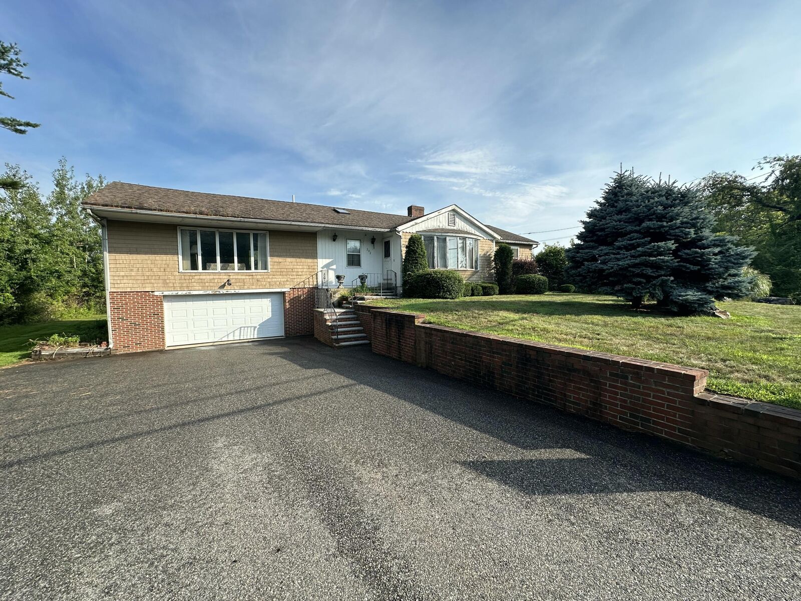 Property Photo: 282 Eldridge Road ME 04090