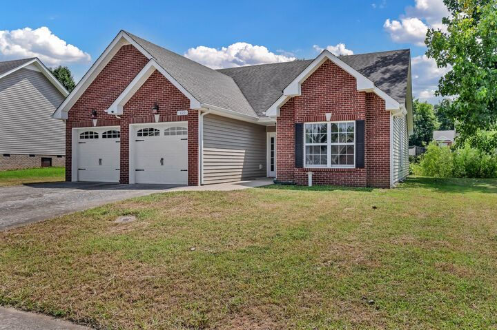 Property Photo: 420 Chestnut Grove Way TN 37042