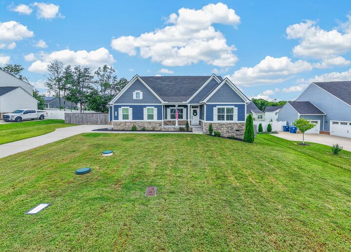 Property Photo: 1427 Dawbarn Dr TN 37128