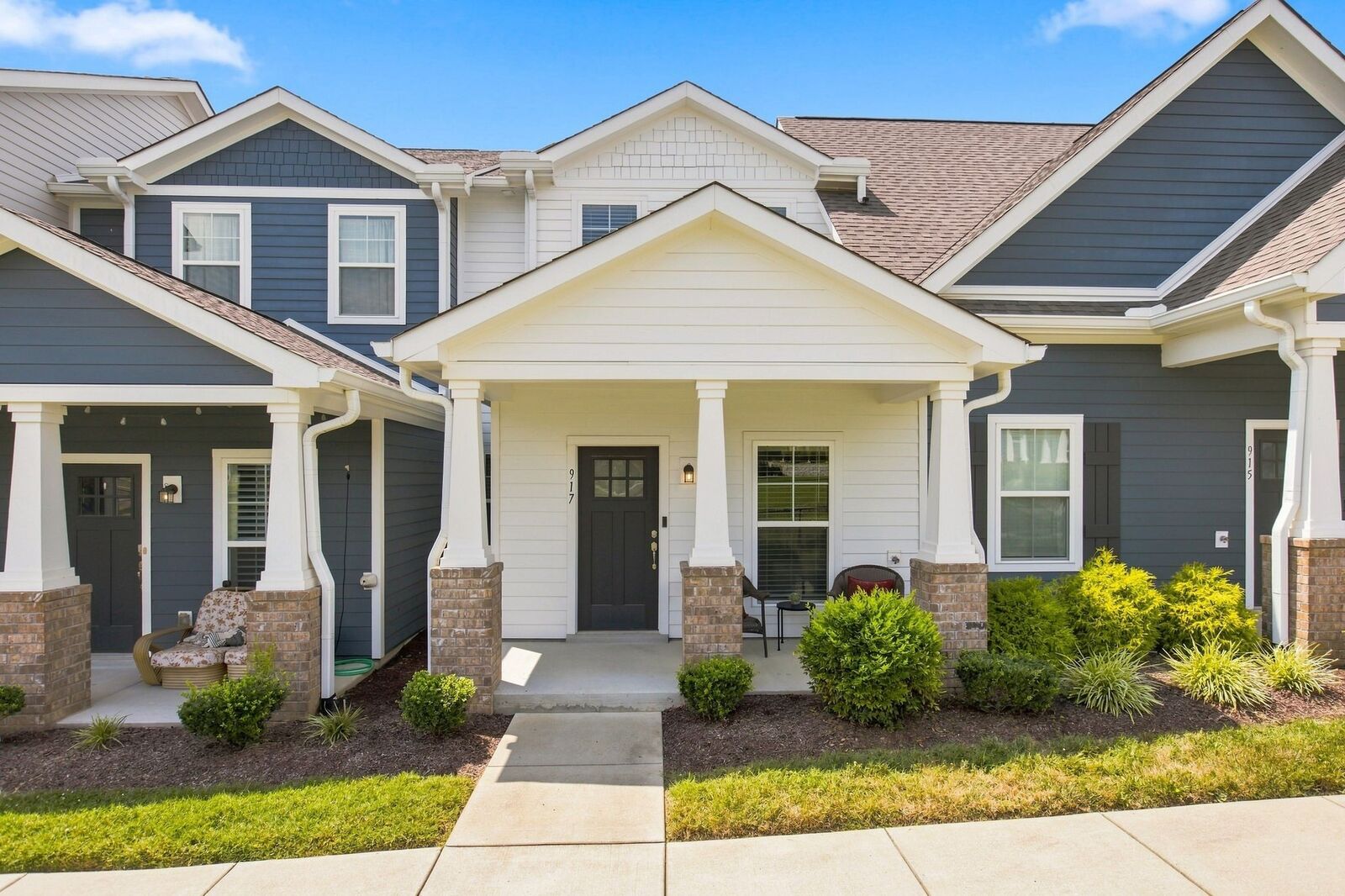 Property Photo: 917 Ashland Place Dr TN 37218