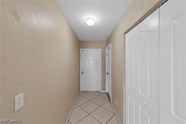 Property Photo: 845 SE 8th Terrace FL 33990