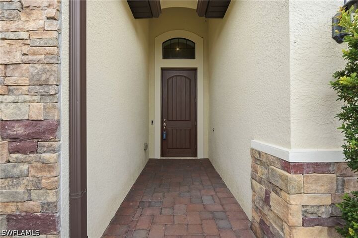 Property Photo:  28004 Foxrock Court  FL 34135 