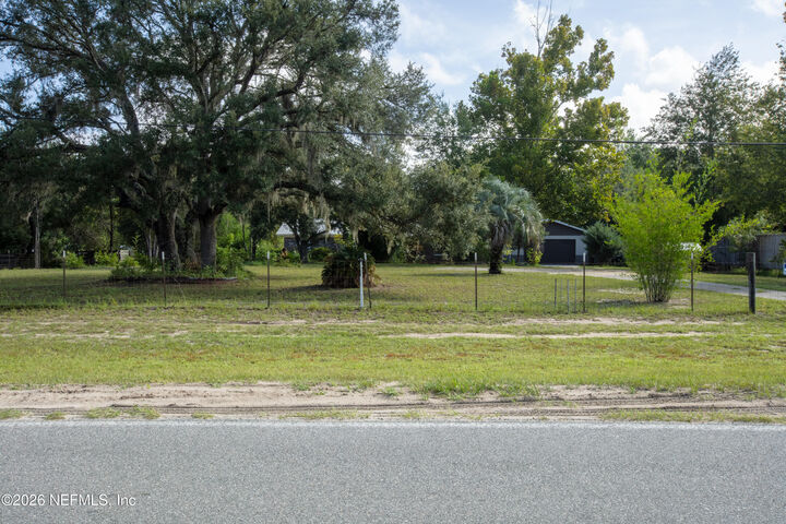 Property Photo: 7185 Gas Line Road FL 32656