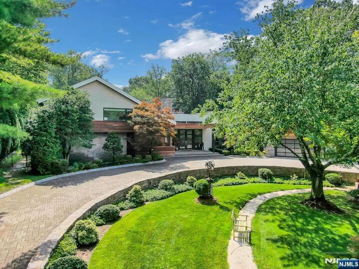 Property Photo:  34 Warren Lane  NJ 07620 