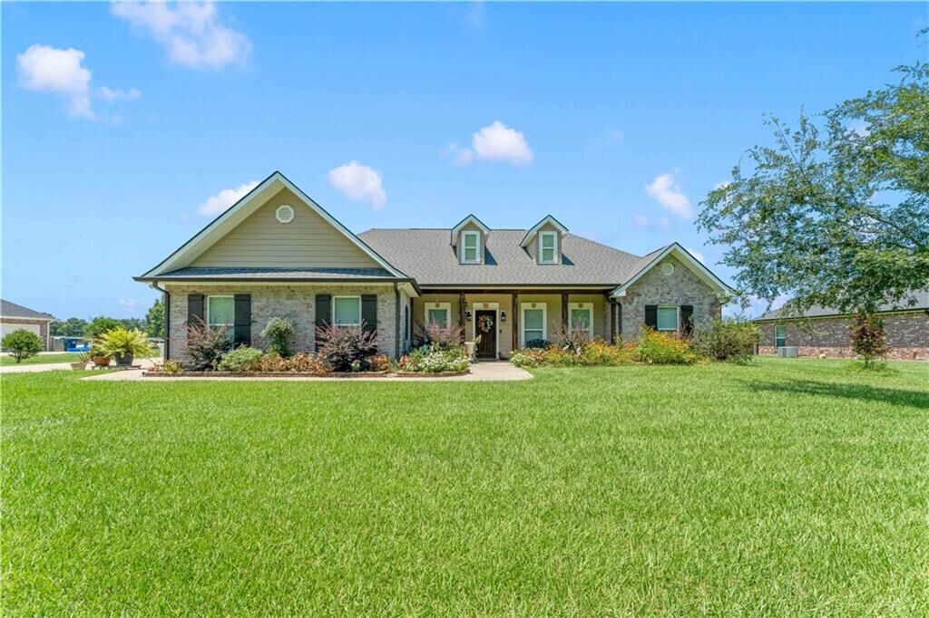 Property Photo: 17269 Golf Course Road LA 70446