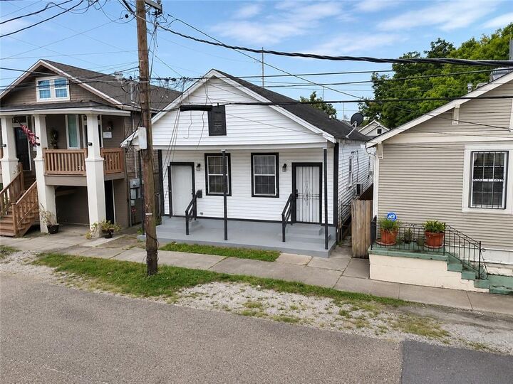 Property Photo:  1816-1818 Allen Street  LA 70116 