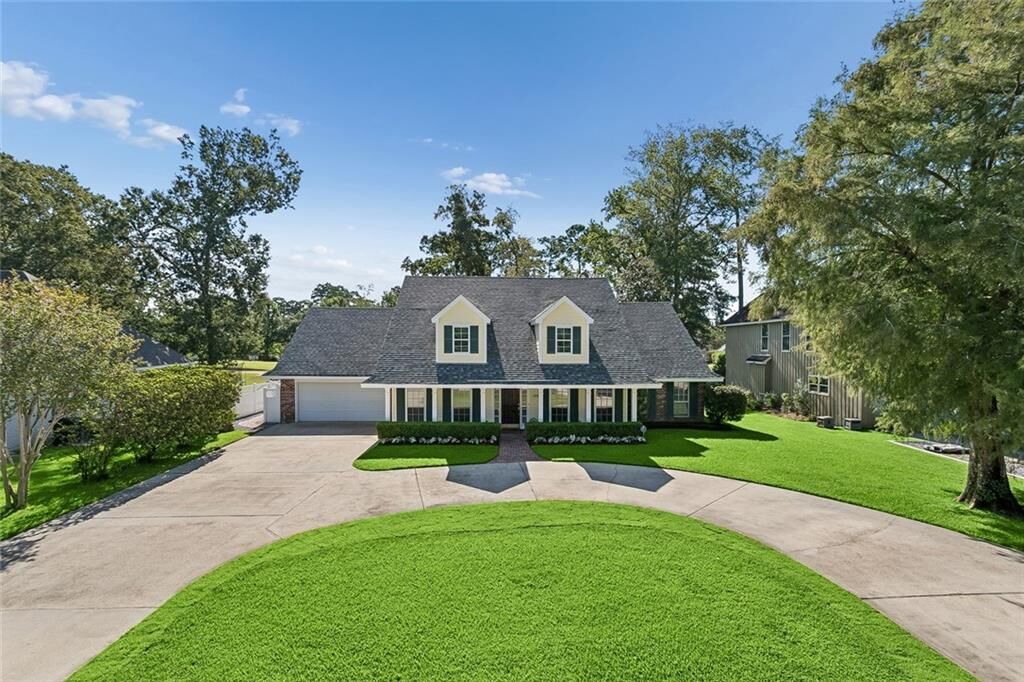 Property Photo: 129 E Ruelle Drive LA 70471