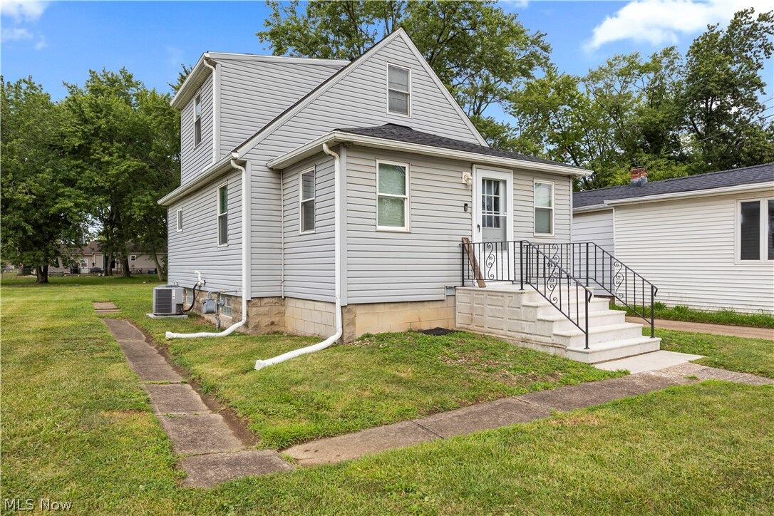 Property Photo:  7723 W River Road S  OH 44035 