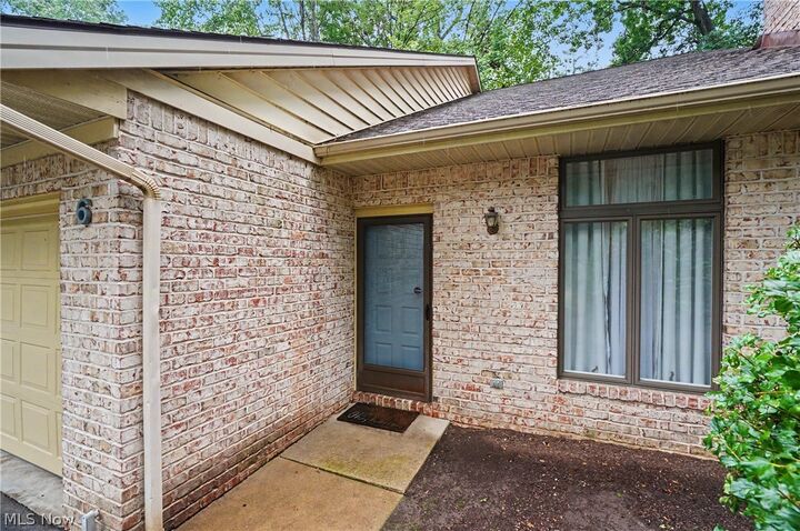 Property Photo: 1260 Boardman Canfield Road 6 OH 44512
