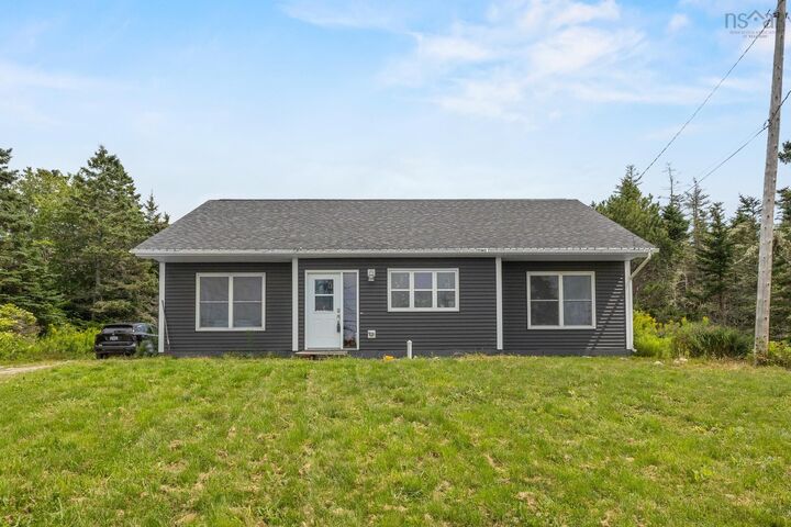 1427/1425 East Jeddore Road — photo 1