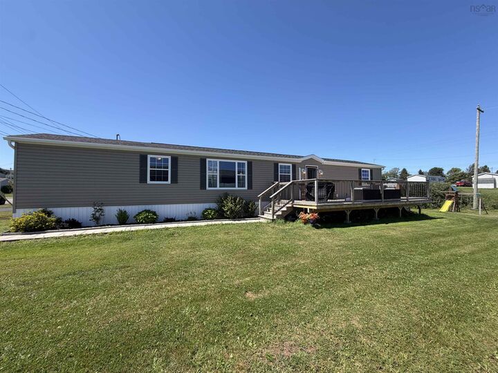 14 South Hill Drive — photo 1