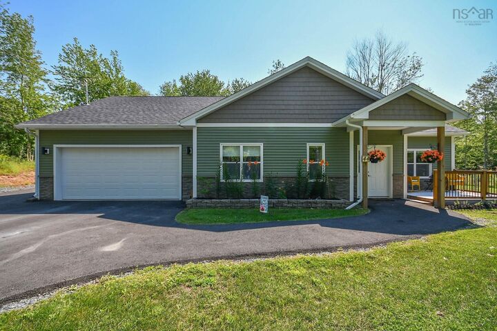 44 Fairway Avenue — photo 1