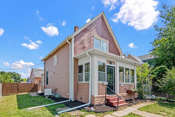 Property Photo:  1288 Edgerton Street  MN 55130 
