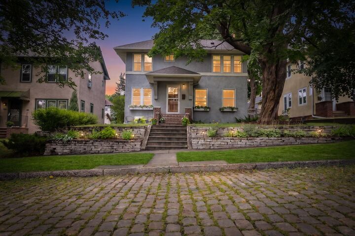 Property Photo:  899 Osceola Avenue  MN 55105 