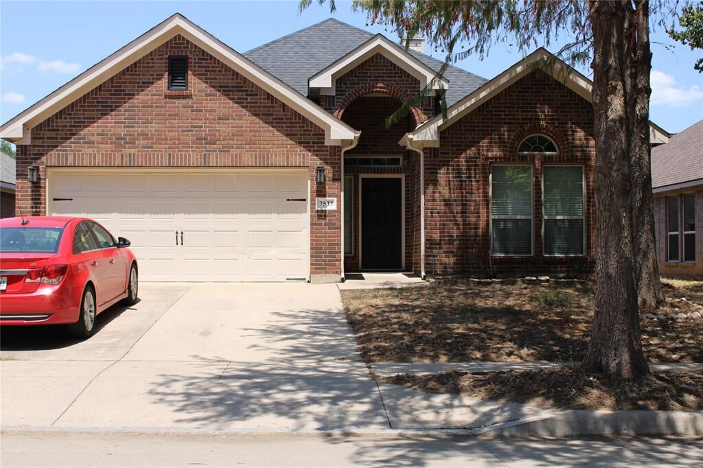 Property Photo: 7537 Fresh Springs Road TX 76120