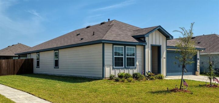Property Photo: 224 Crookedfield Drive TX 75173