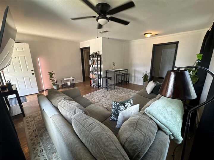 Property Photo:  2454 Lea Crest Drive  TX 75216 