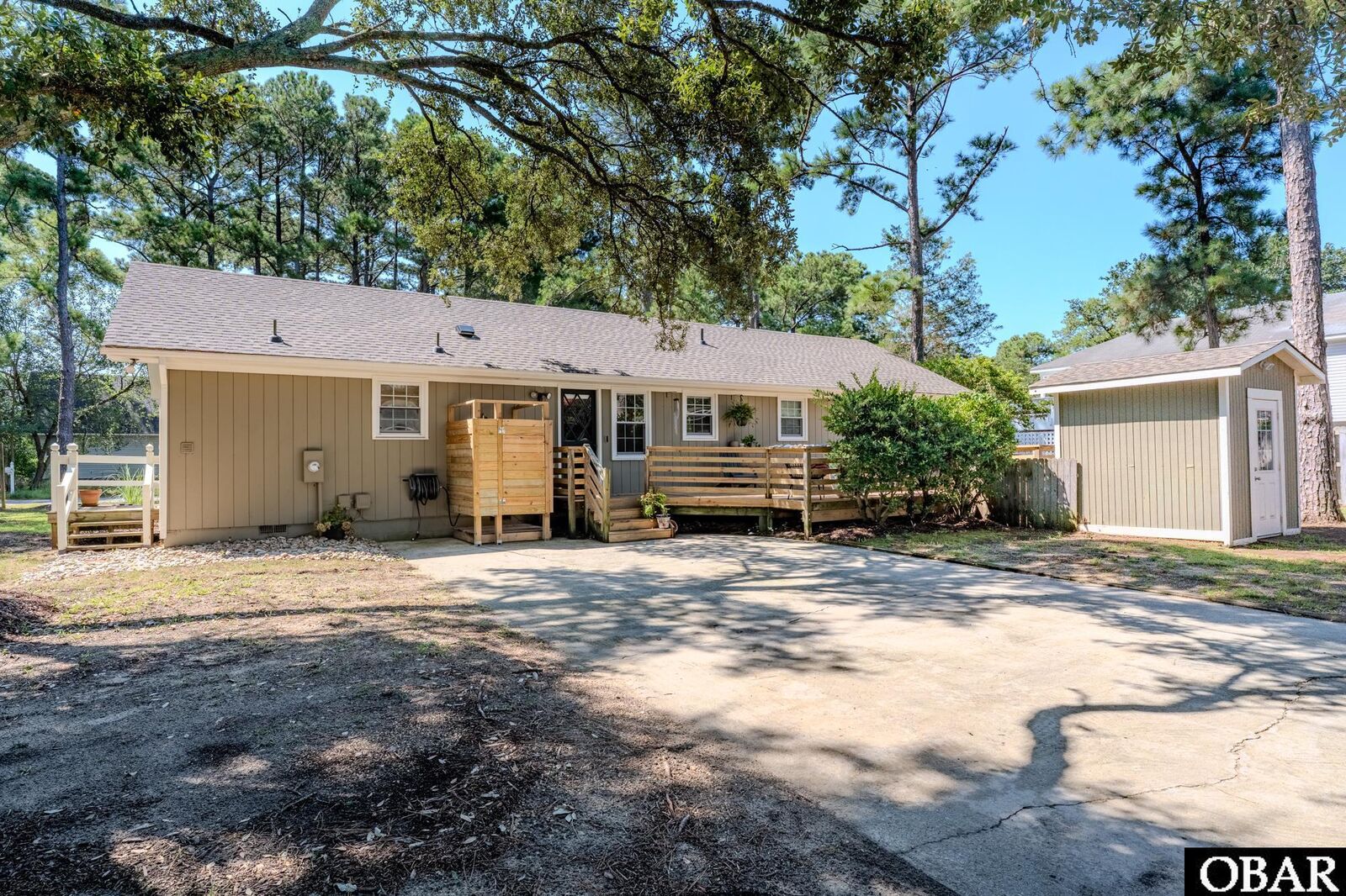 Property Photo: 520 W Landing Drive NC 27948