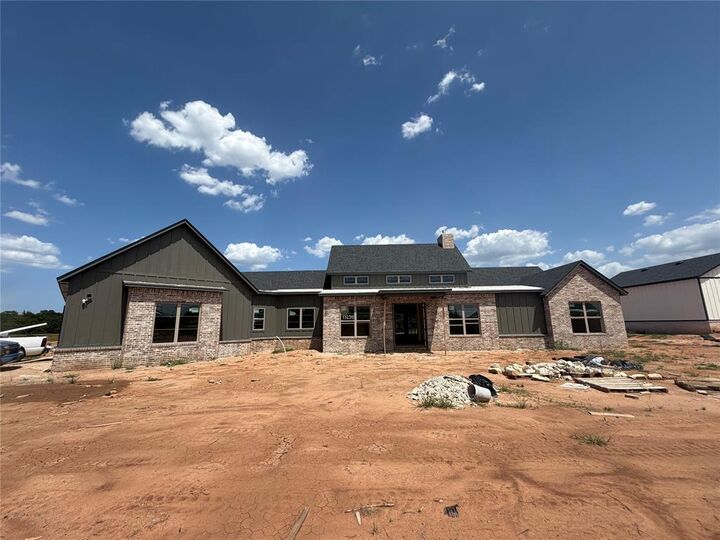 Property Photo:  13254 Lost Creek Boulevard  OK 73034 