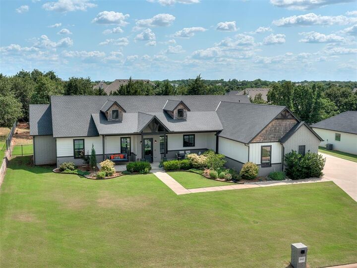 Property Photo:  1940 Treviso Court  OK 73034 