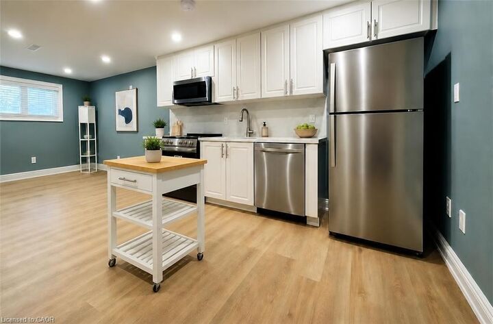 Property Photo:  255 Pineland Place Lower  ON N2T 2S4 