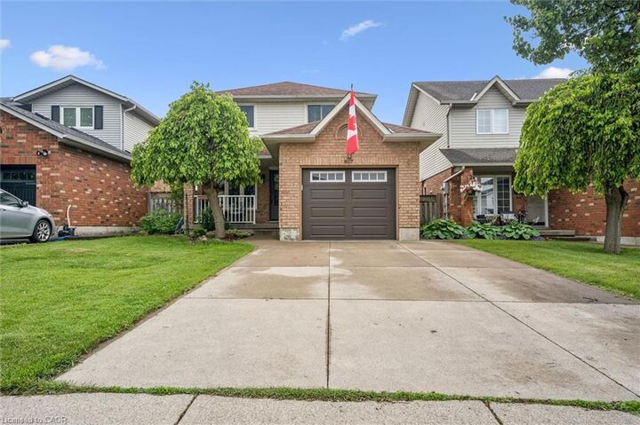 817 Acadia Drive — photo 1