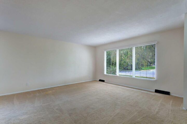 Property Photo: 328 86 Avenue SE AB T2H 1N7