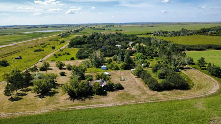 Property Photo: 08 Railway Avenue AB T0C 1C0