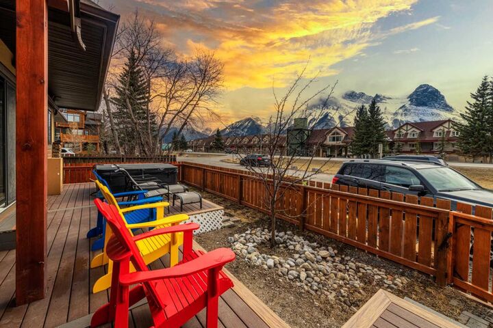 Property Photo: 1406 2nd Avenue 1 AB T1W 1M9