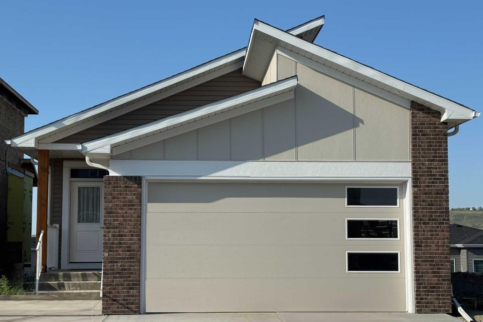 Property Photo: 435 Rivercrest Road AB T4C 3C6