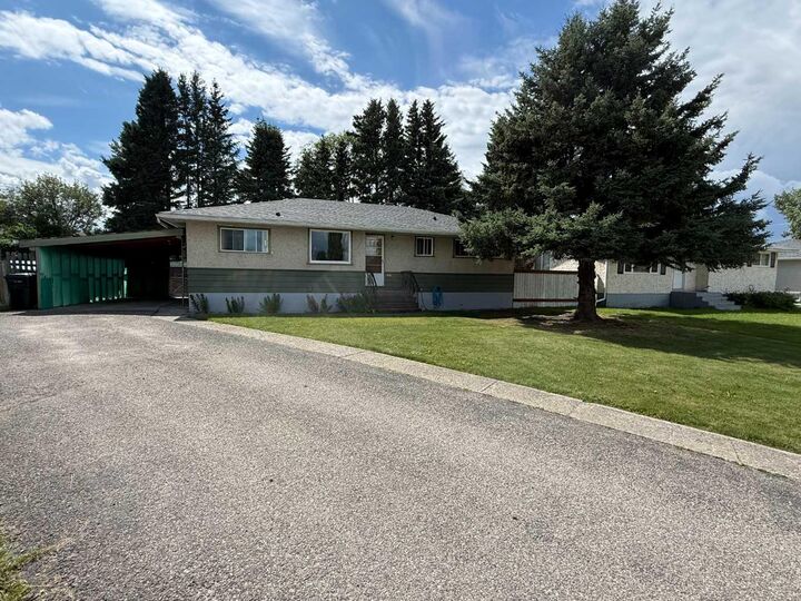 105 Poplar Place — photo 1