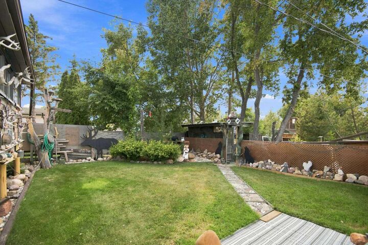 Property Photo: 4310 54 Avenue AB T4H 1B5
