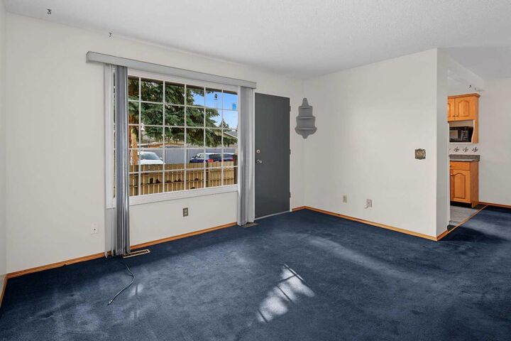 Property Photo: 175 Manora Place NE 75 AB T2A 5P7
