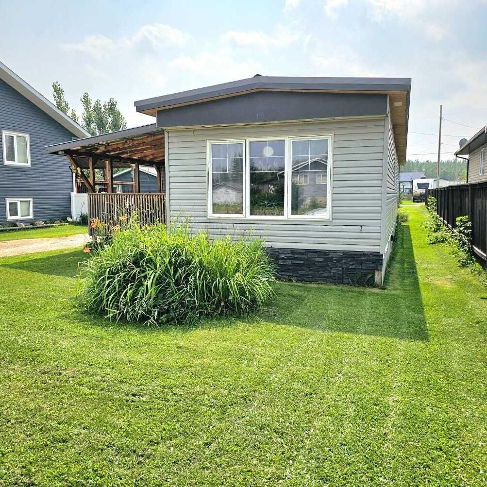 Property Photo:  9821 101 Ave  AB T0A 2T0 