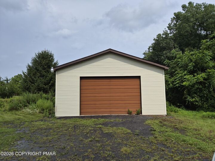 Property Photo:  2737 Mountain Road  PA 18360 