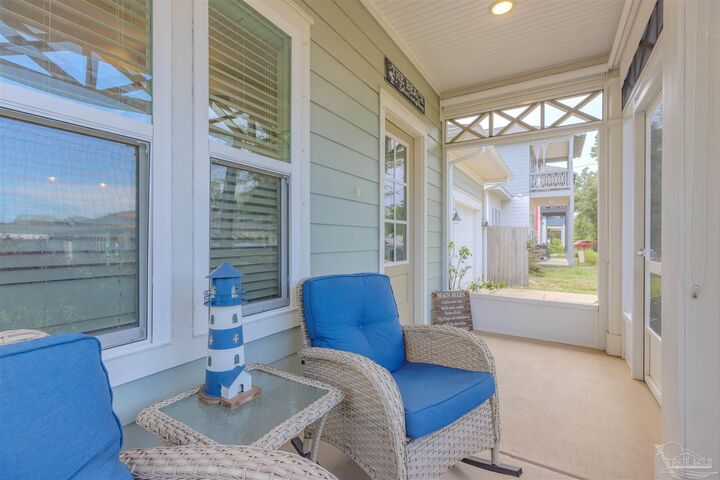 Property Photo: 5412 Viking Rd FL 32507