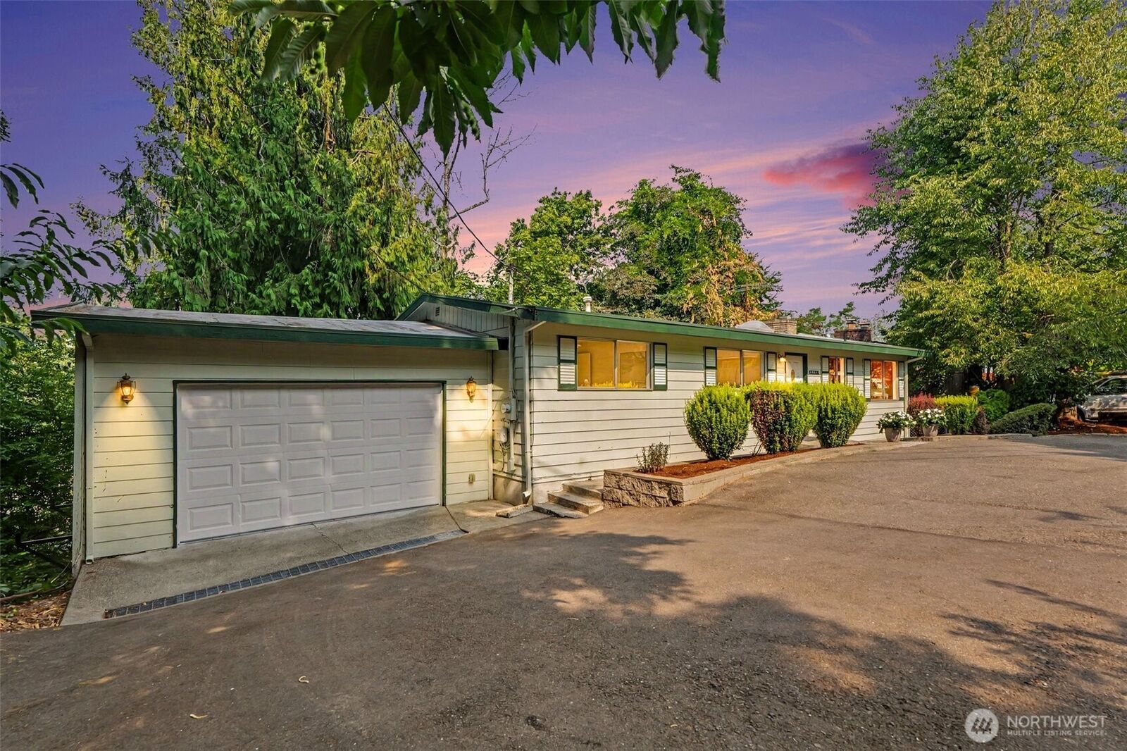 Property Photo:  11617  7th Avenue SW  WA 98146 