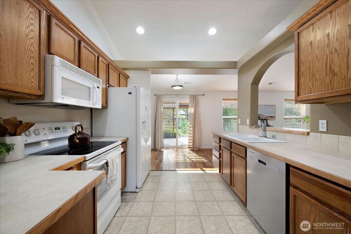 Property Photo: 3001 S Highlands Boulevard WA 99353