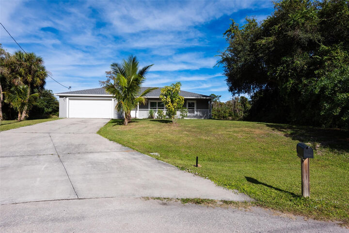 Property Photo:  8007 Royal Court  FL 33935 