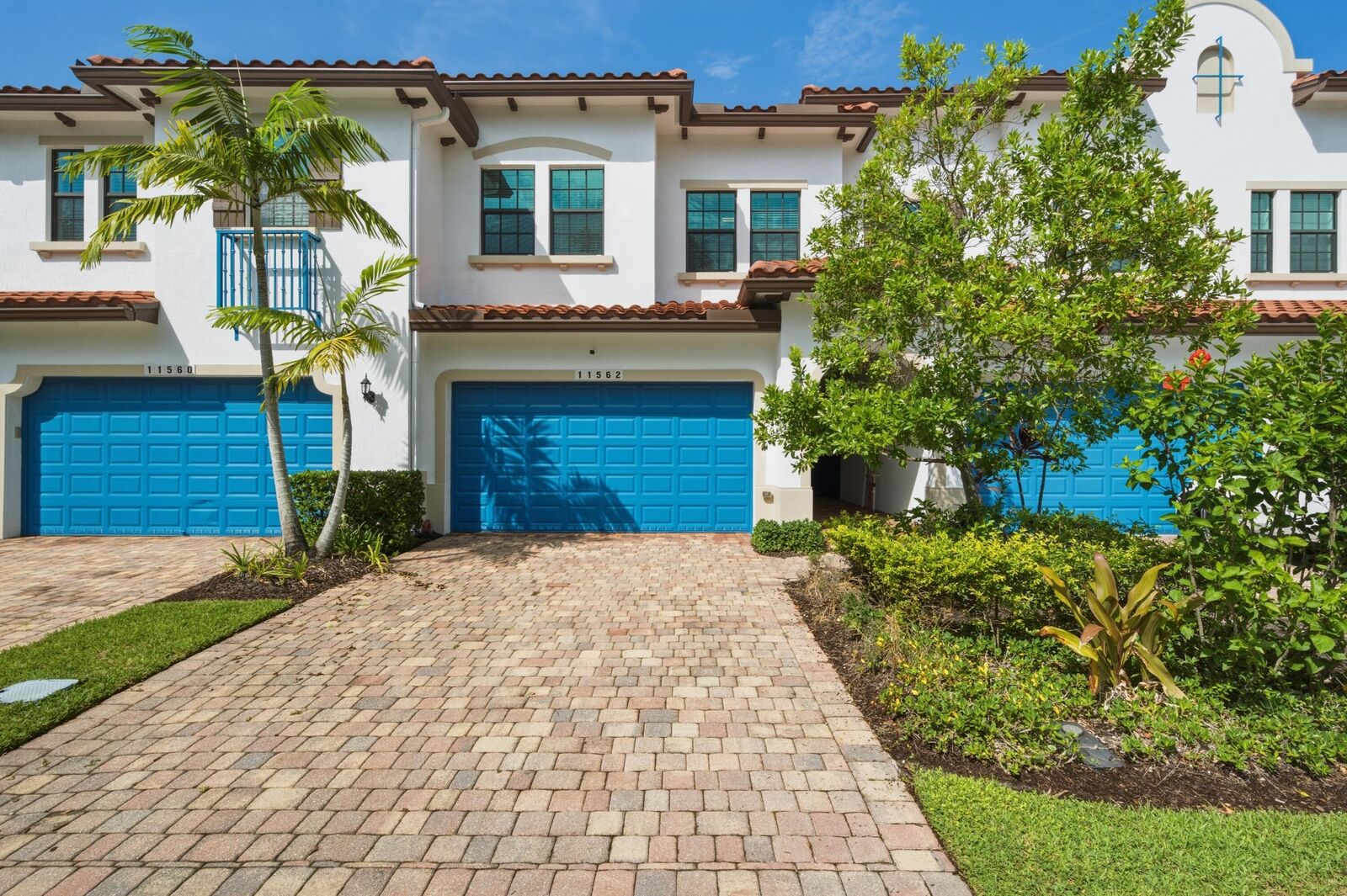 Property Photo: 11562 SW 13th Lane FL 33025