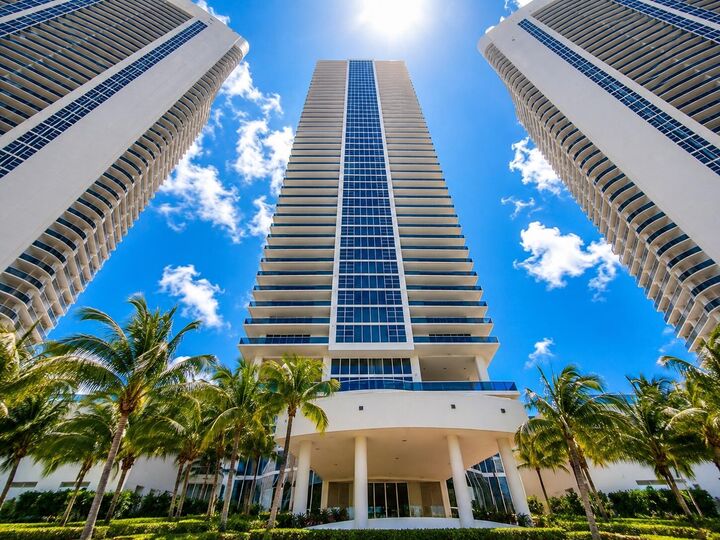 Property Photo: 1830 S Ocean Drive 2809 FL 33009